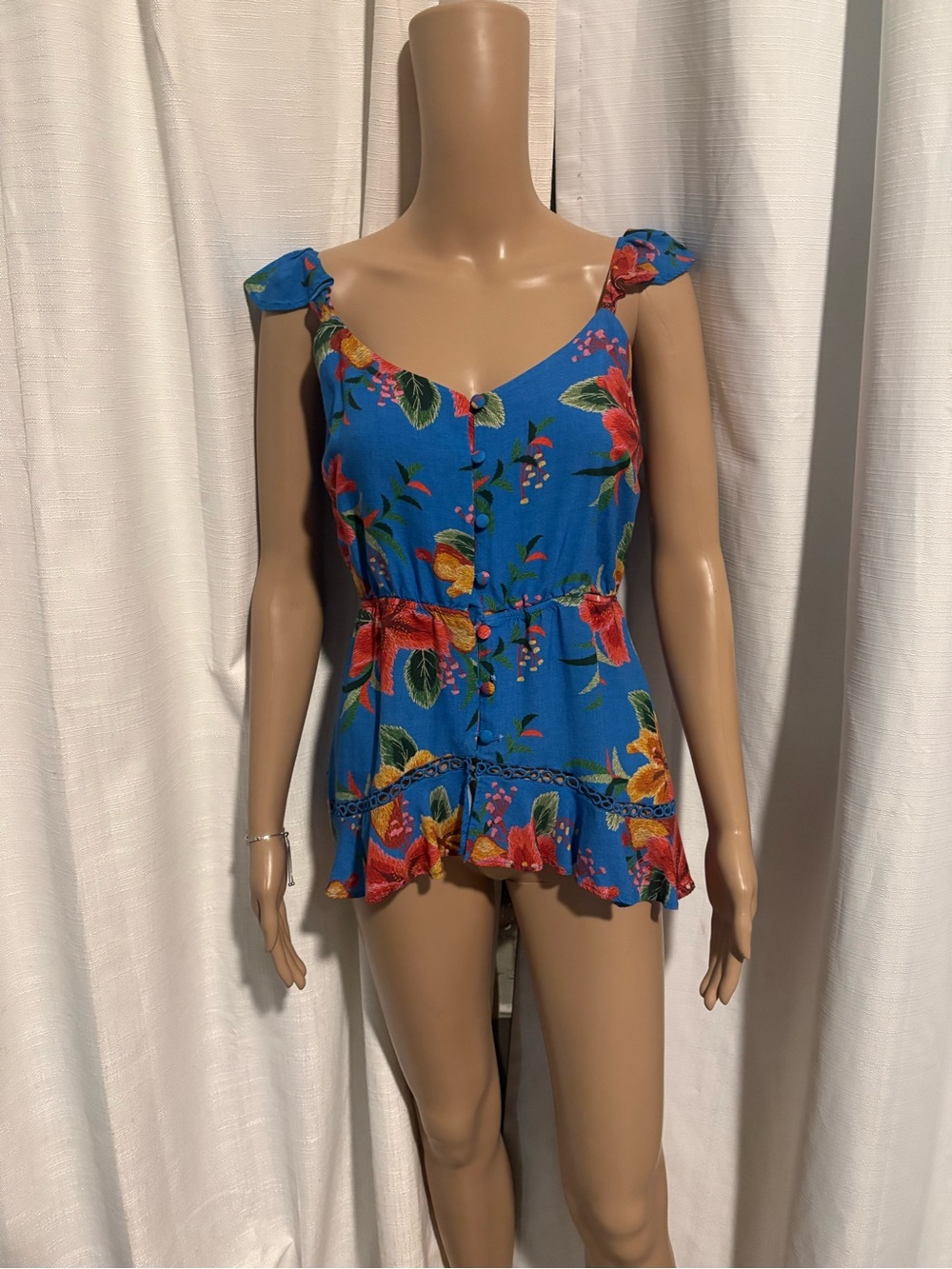 Anthropologie Farm Rio Blue Floral ruffle Button-Front Tank xs